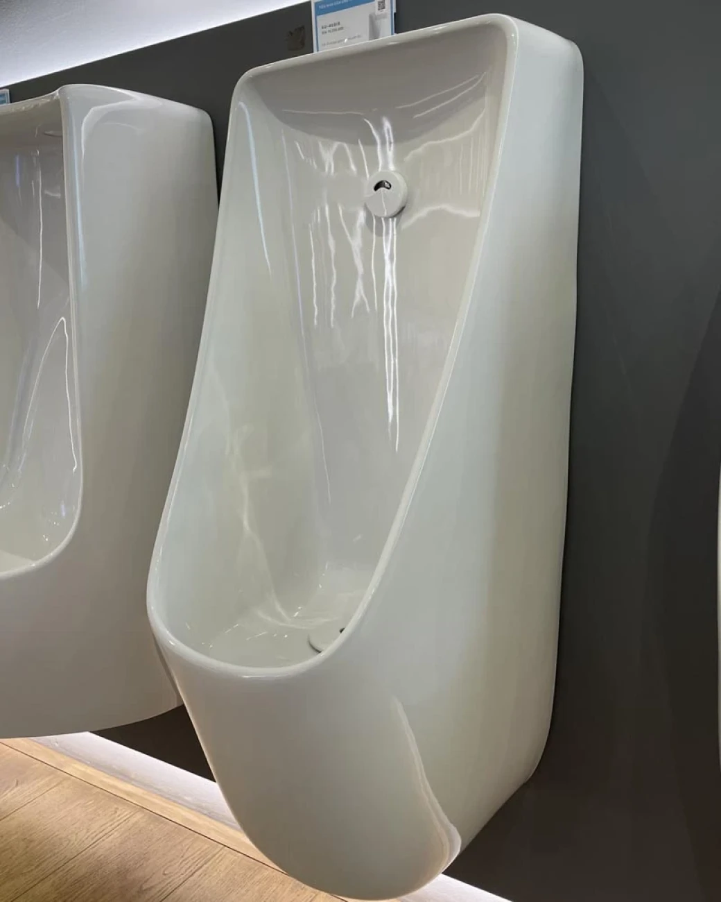 bon-tieu-nam-inax-au-468ir