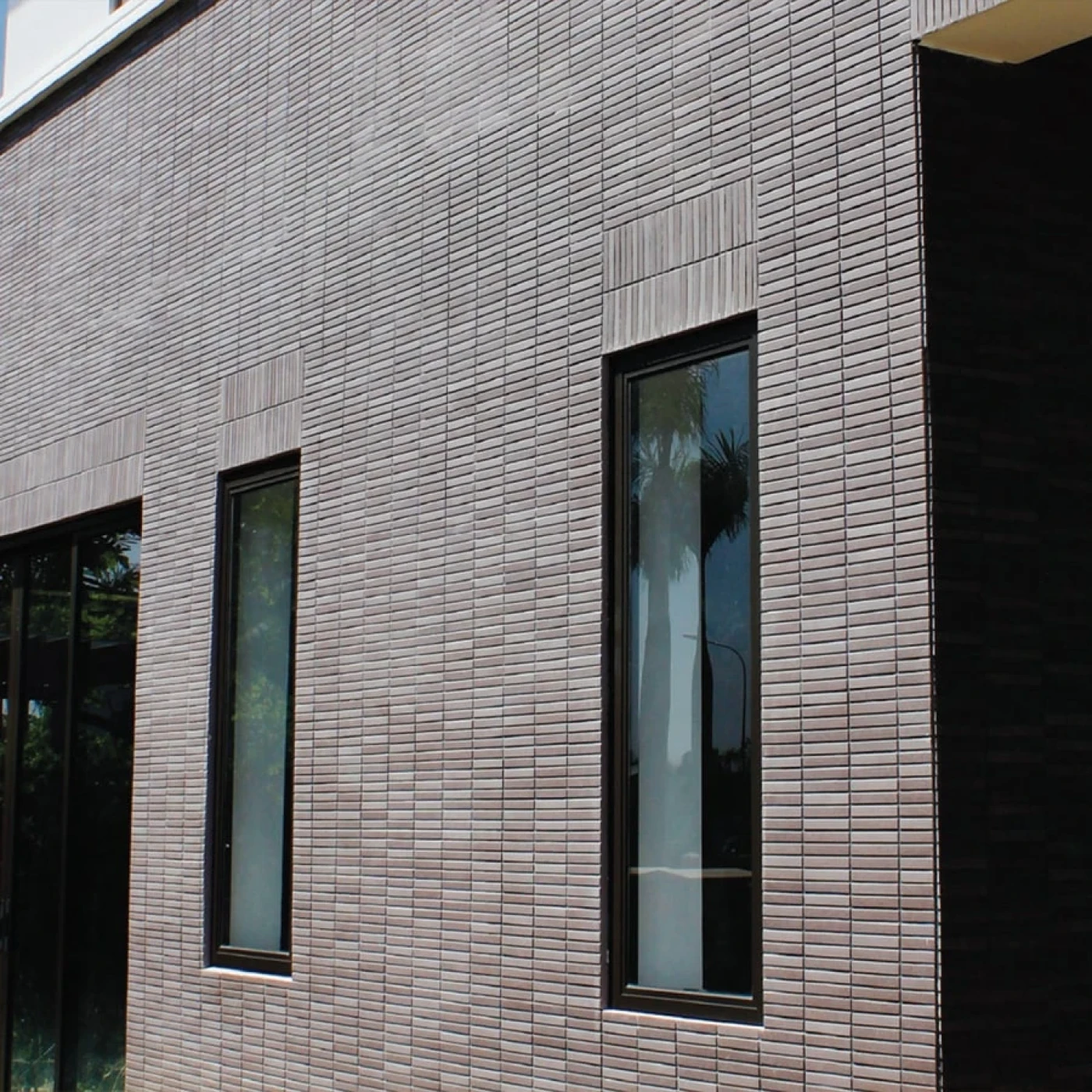 phoi canh gach op lat inax 1525eac 4