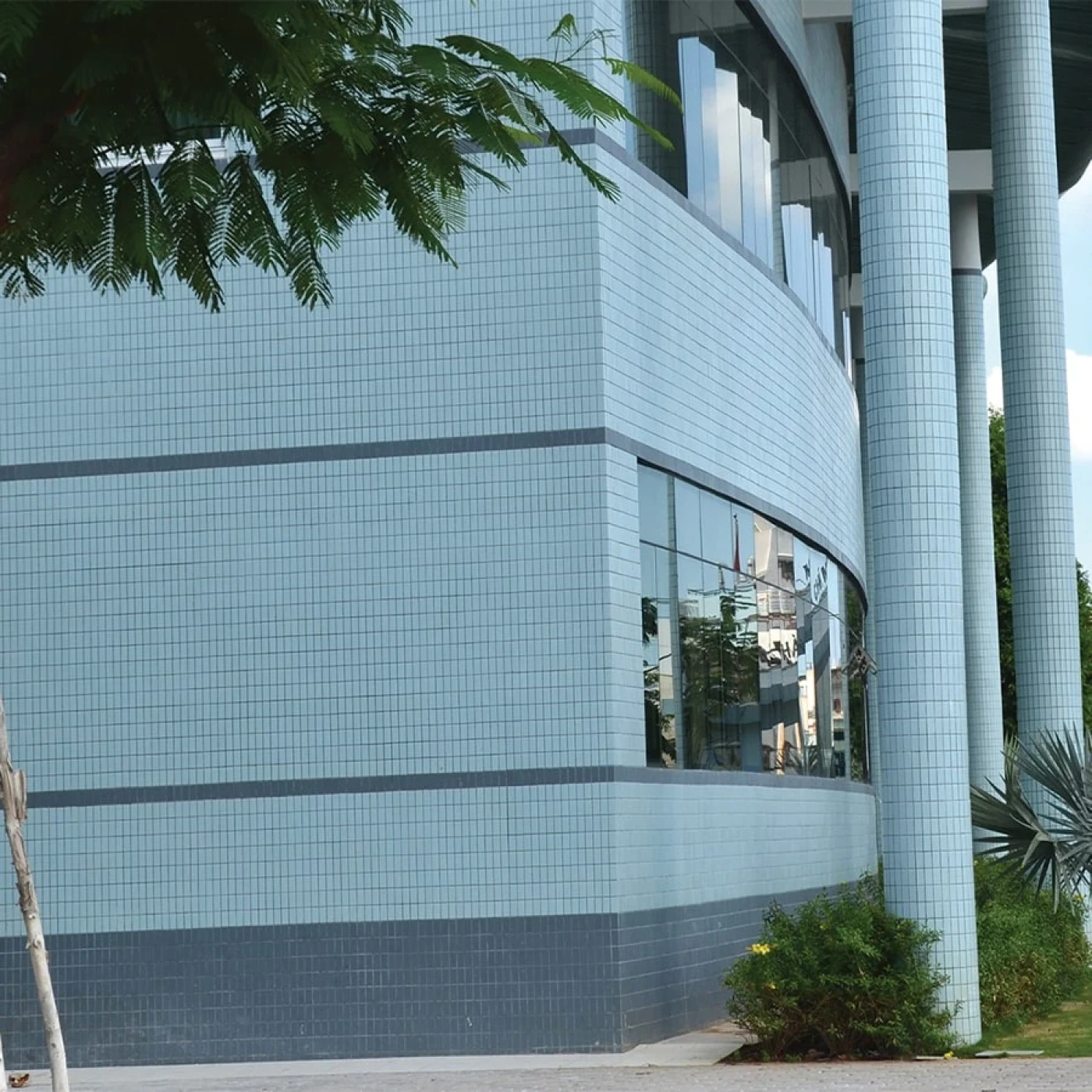 phoi canh gach op lat inax 255 slc 1