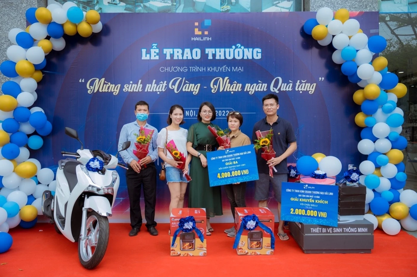 khach hang trung giai nhi