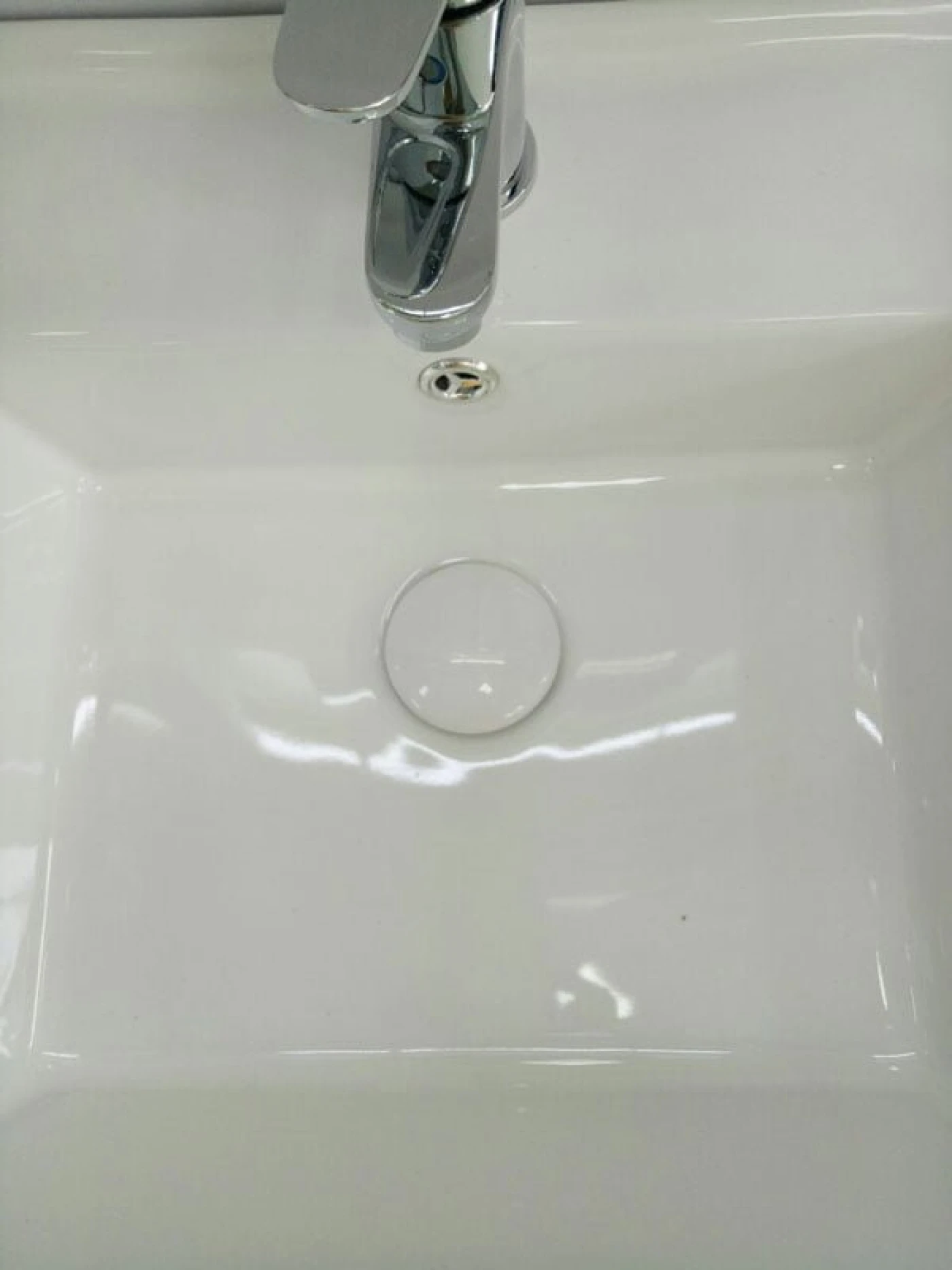 hinh anh thuc te dau xi phong Inax 0014068