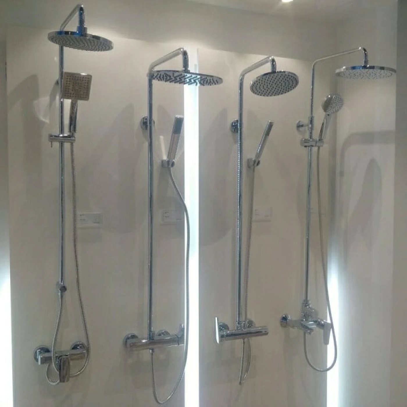 Mau sen tam cay thuc te Inax BFV-60S