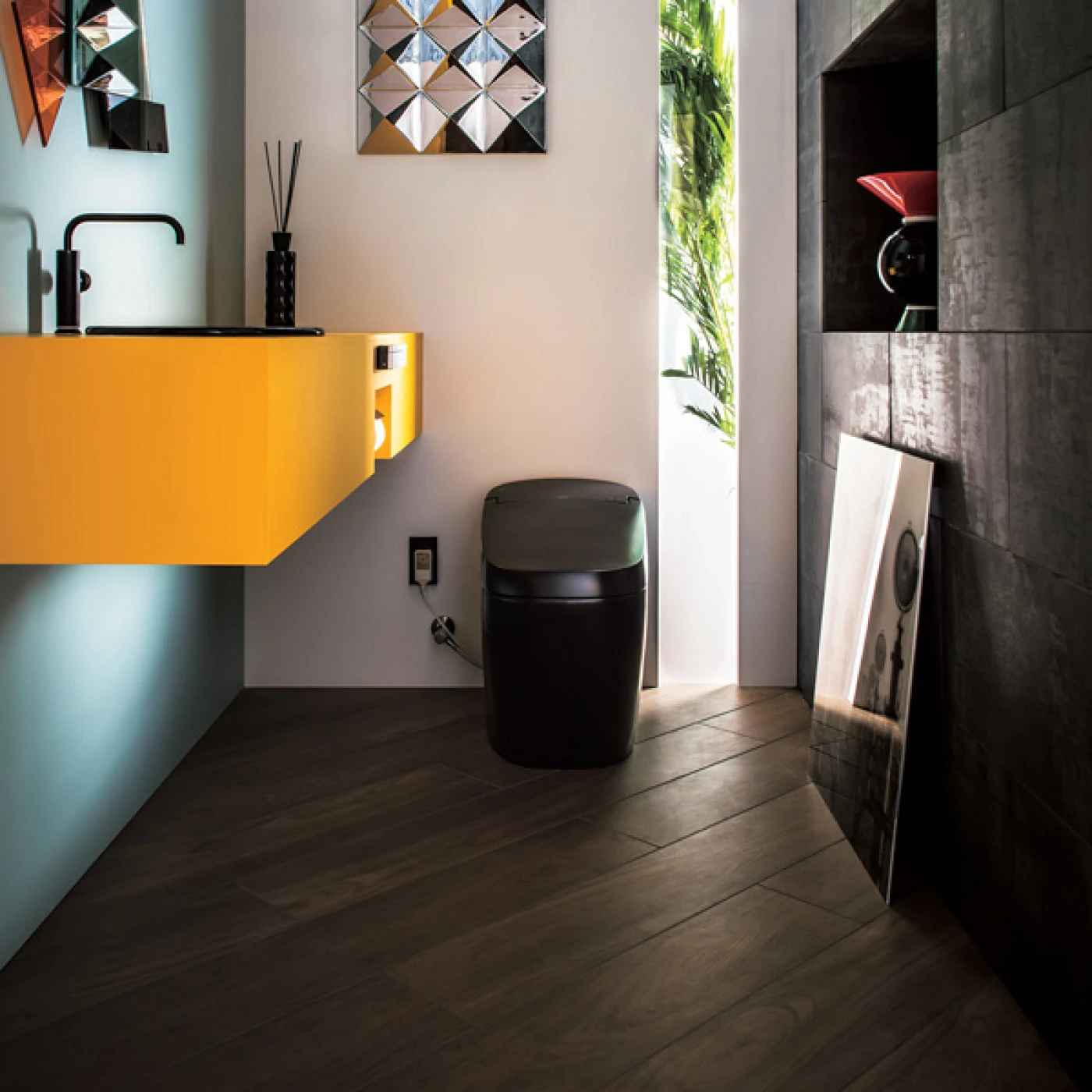  hinh anh thuc te bon cau thong minh Inax AC-G216VN/BKG