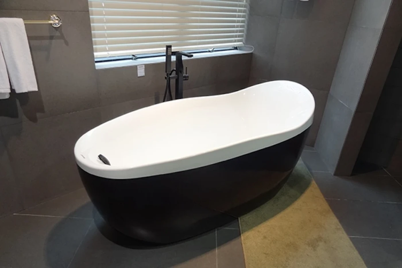 bravat bon tam dat san b25824tw 1k