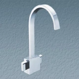 Vòi rửa bát nóng lạnh Gorlde 8181 1
