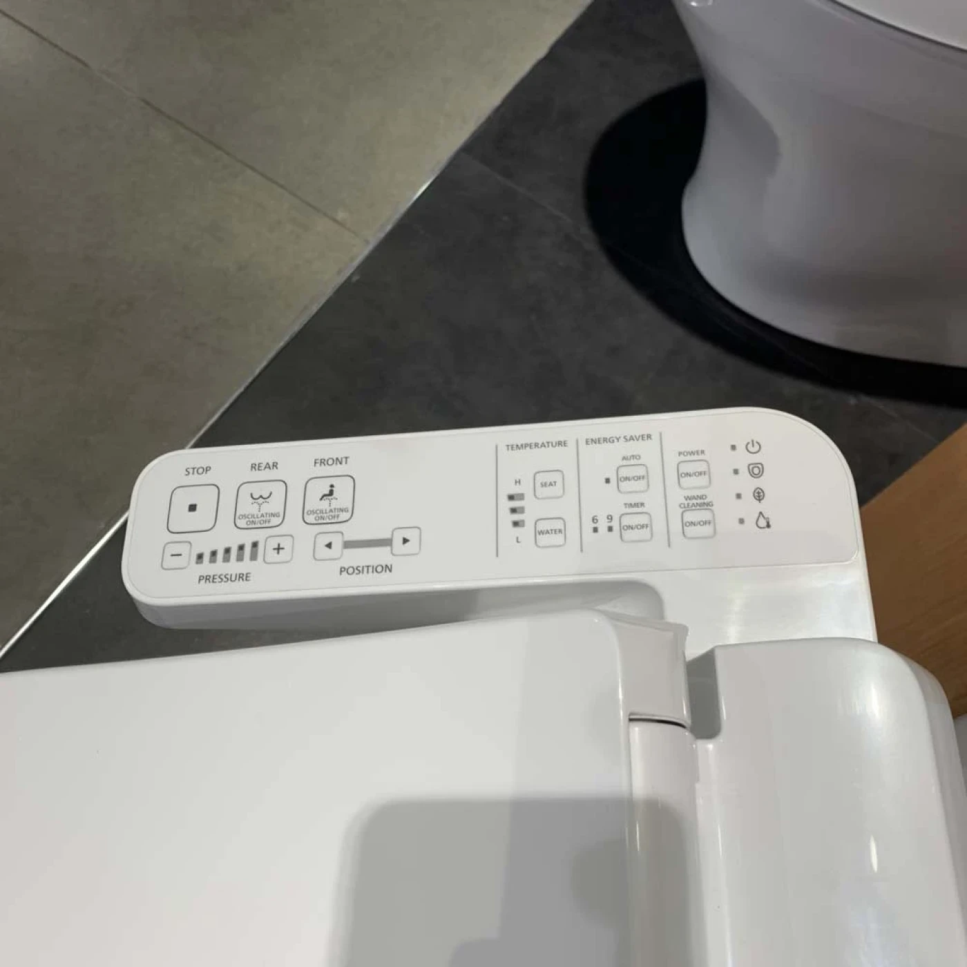 bang dieu khien bon cau toto cs948dw18 xw htt7