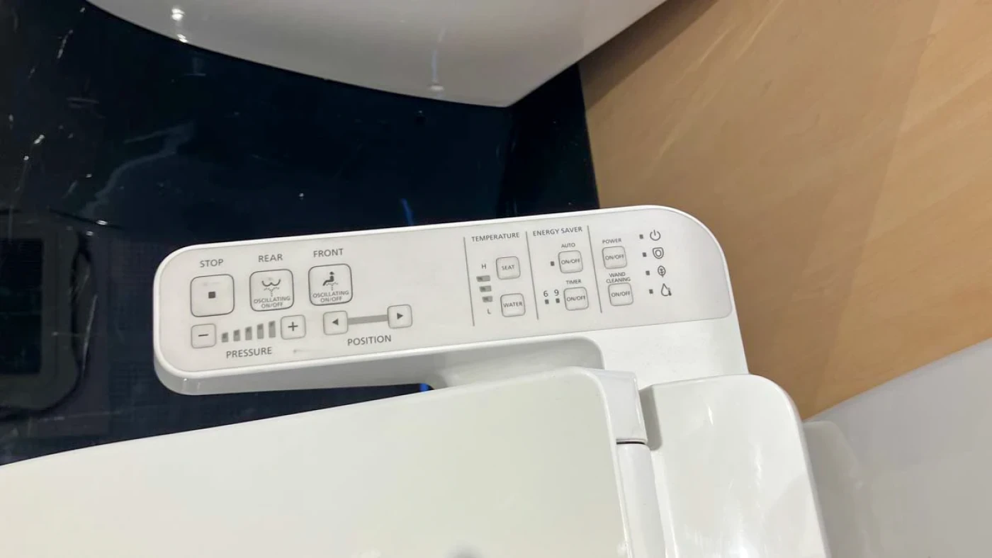 bang dieu khien toto cs769drw18 xw htt 9