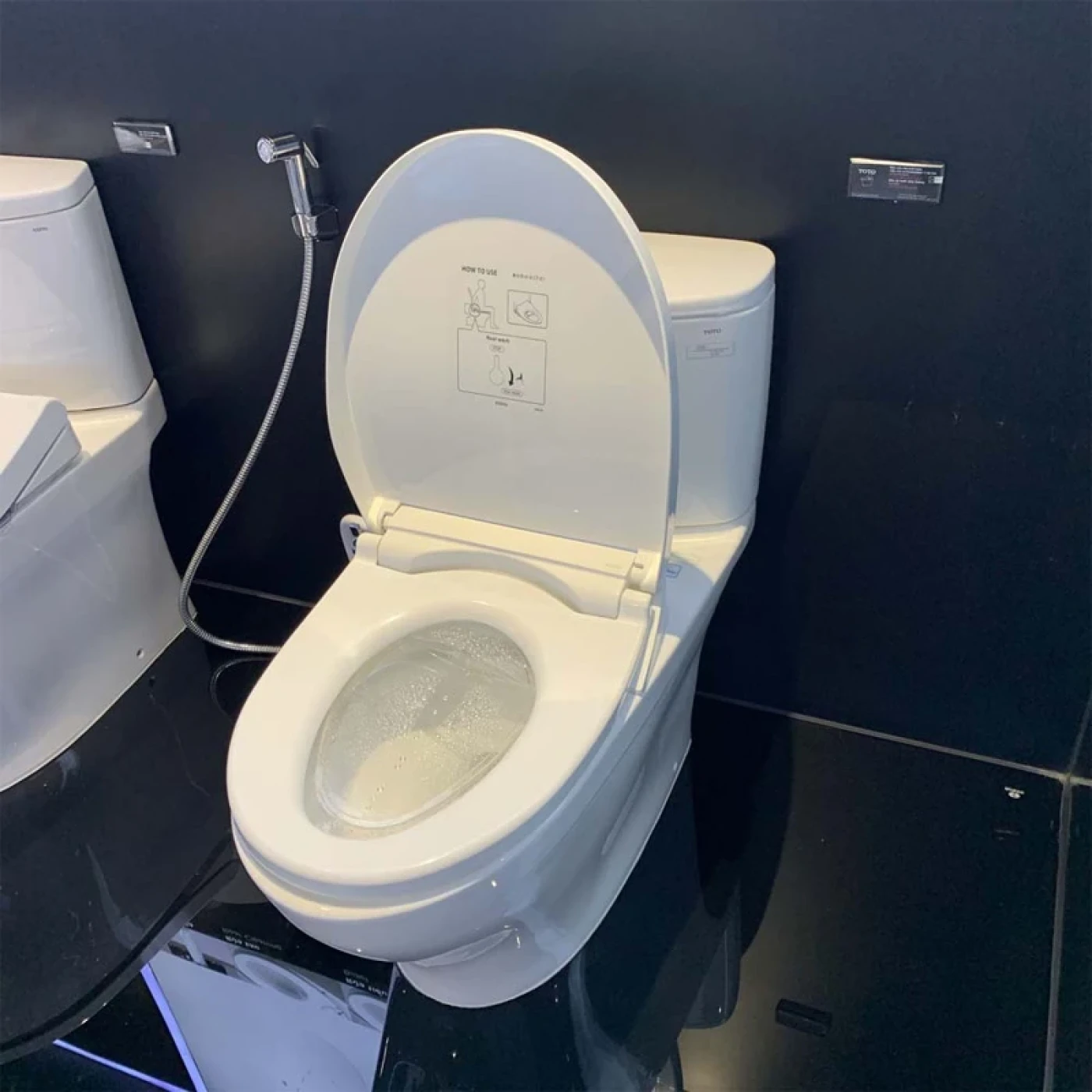 bon cau nap rua co toto cs767re2 hien dai