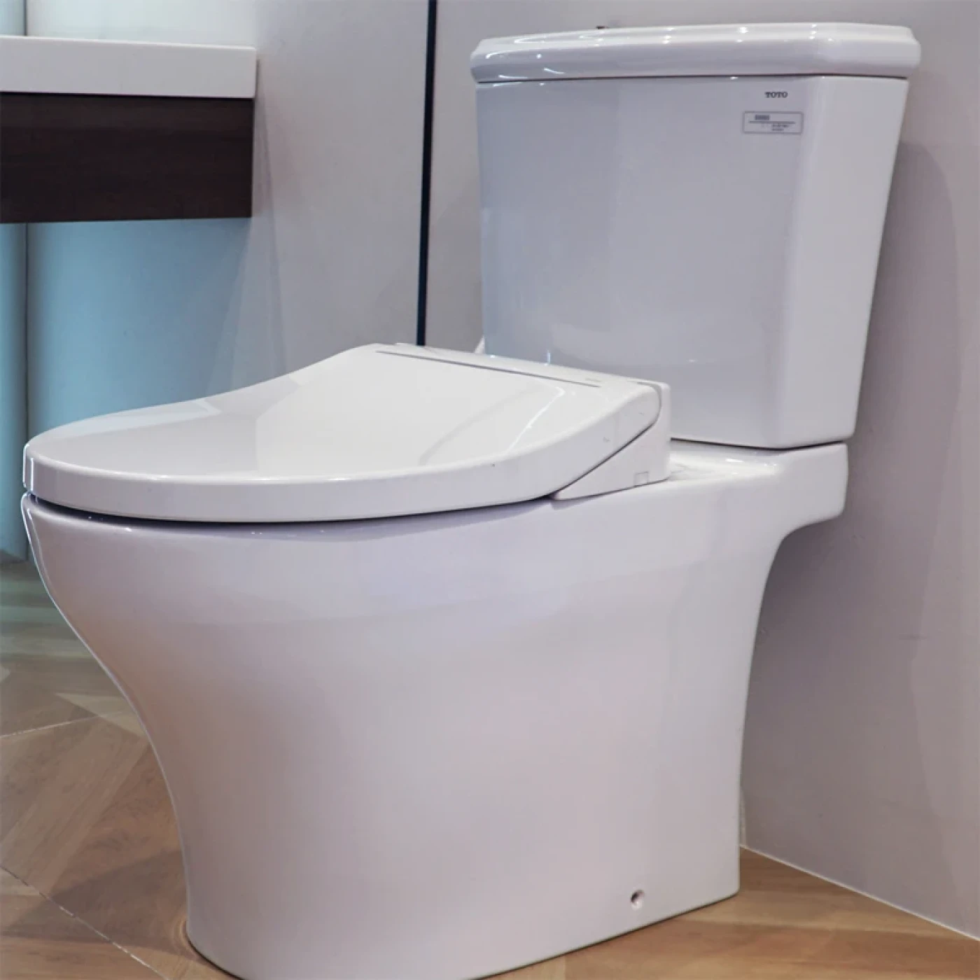 bon cau toto cs986ge2 nap rua co