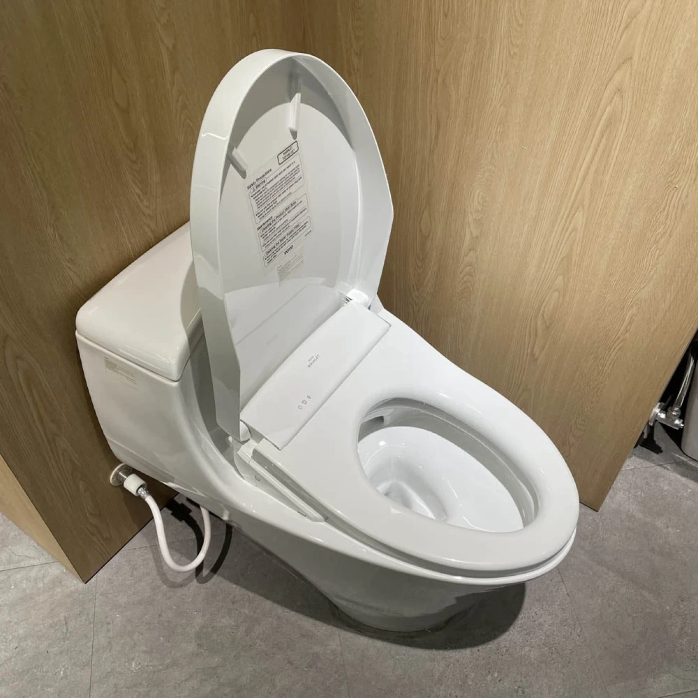 bon cau toto ms823cdrw12 xw htt 8