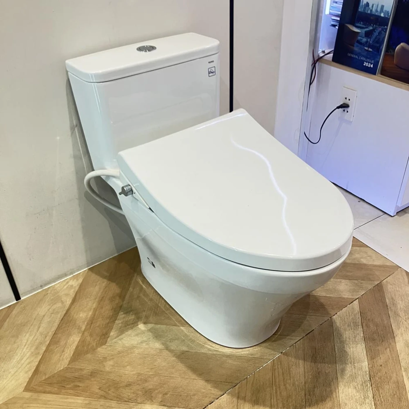 bon cau toto ms857de4 htt 2