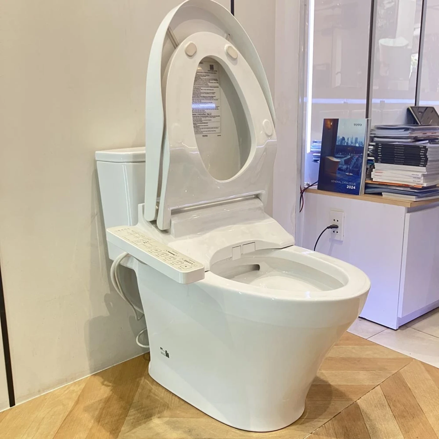 bon cau toto ms857dw16 htt 2