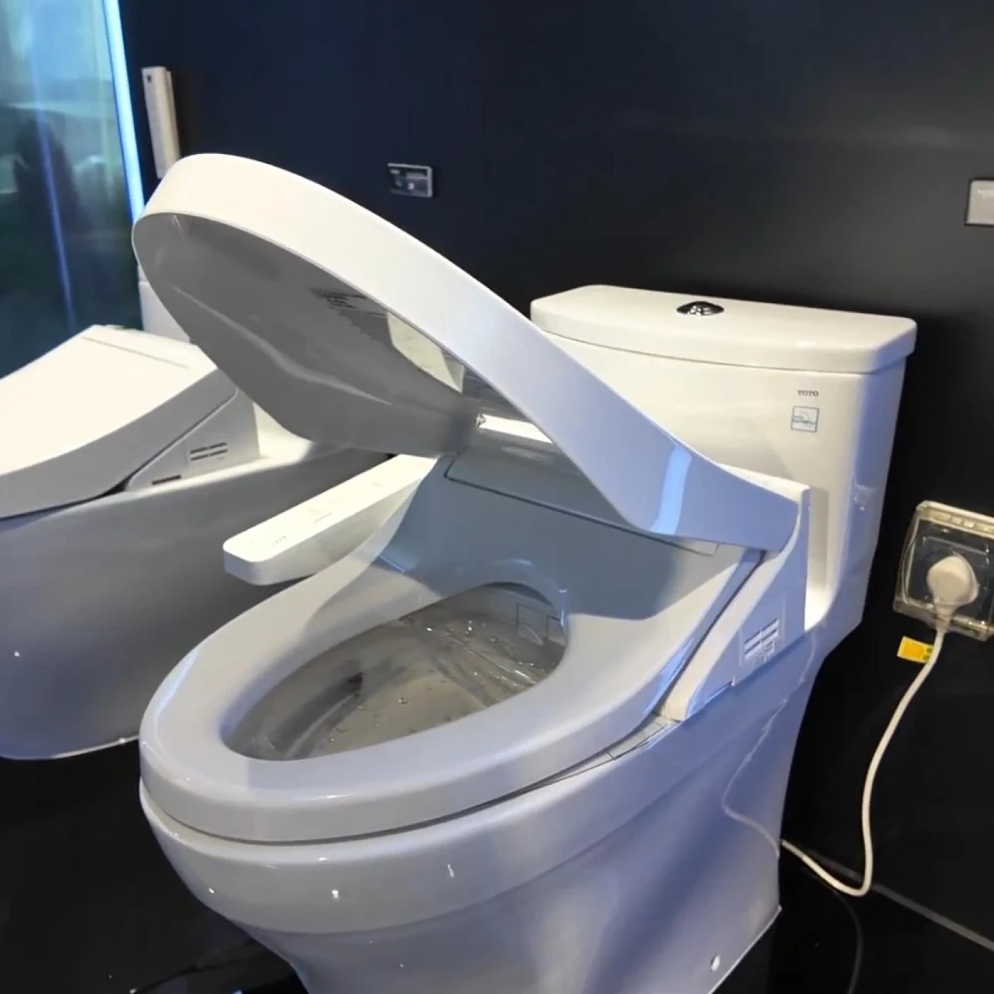 bon cau toto tcf23460aaa nw1 htt 4