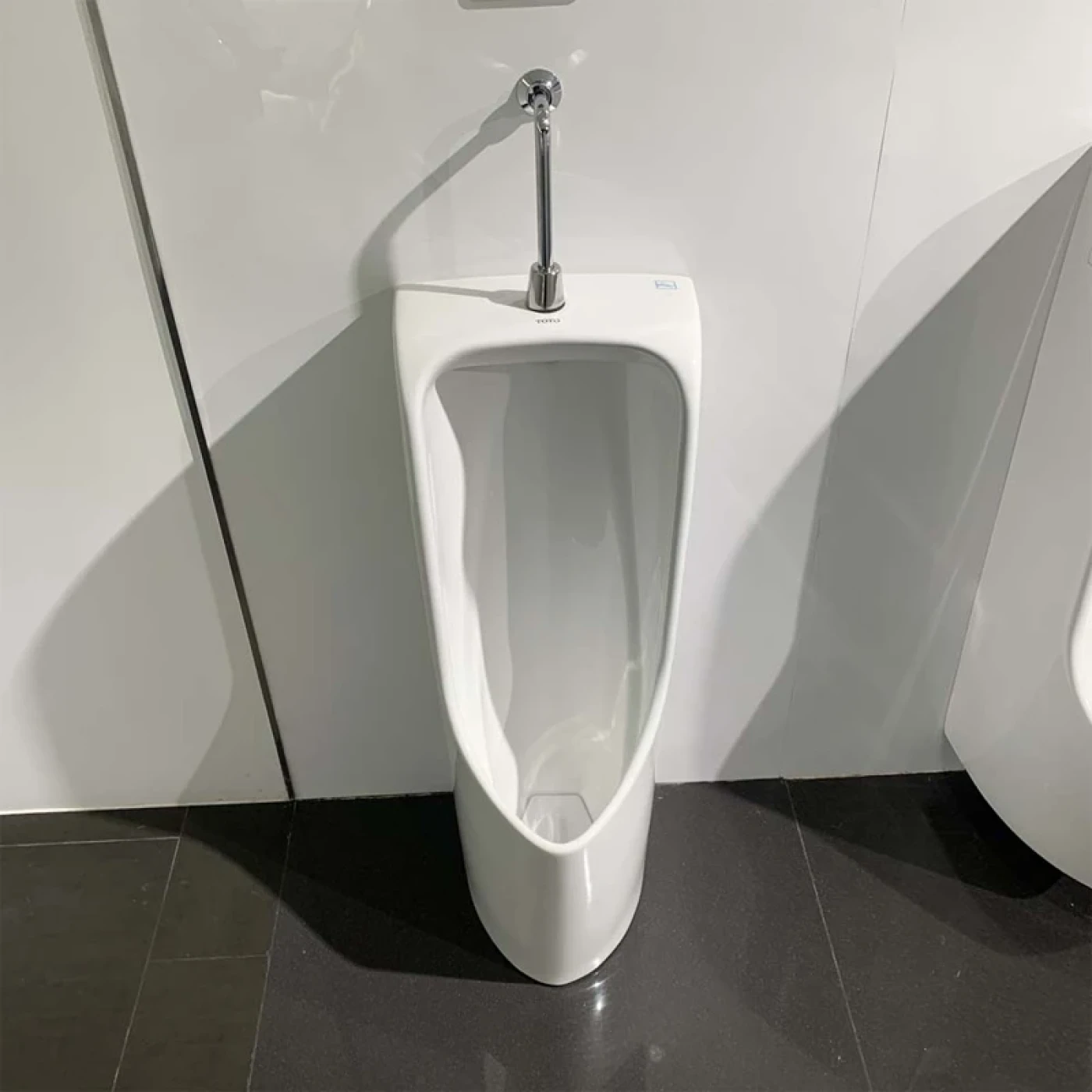 bon tieu nam toto ut508t dat san