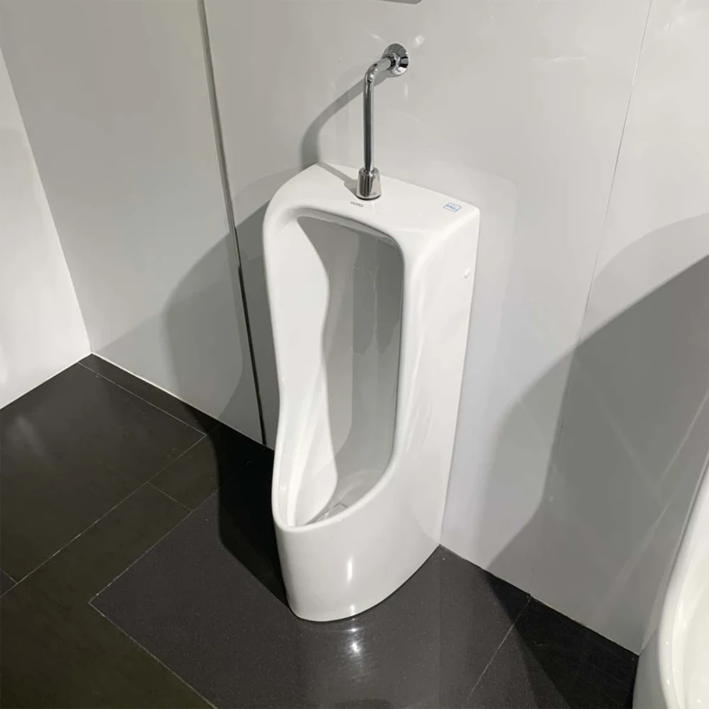 bon tieu nam toto ut508t sang trong