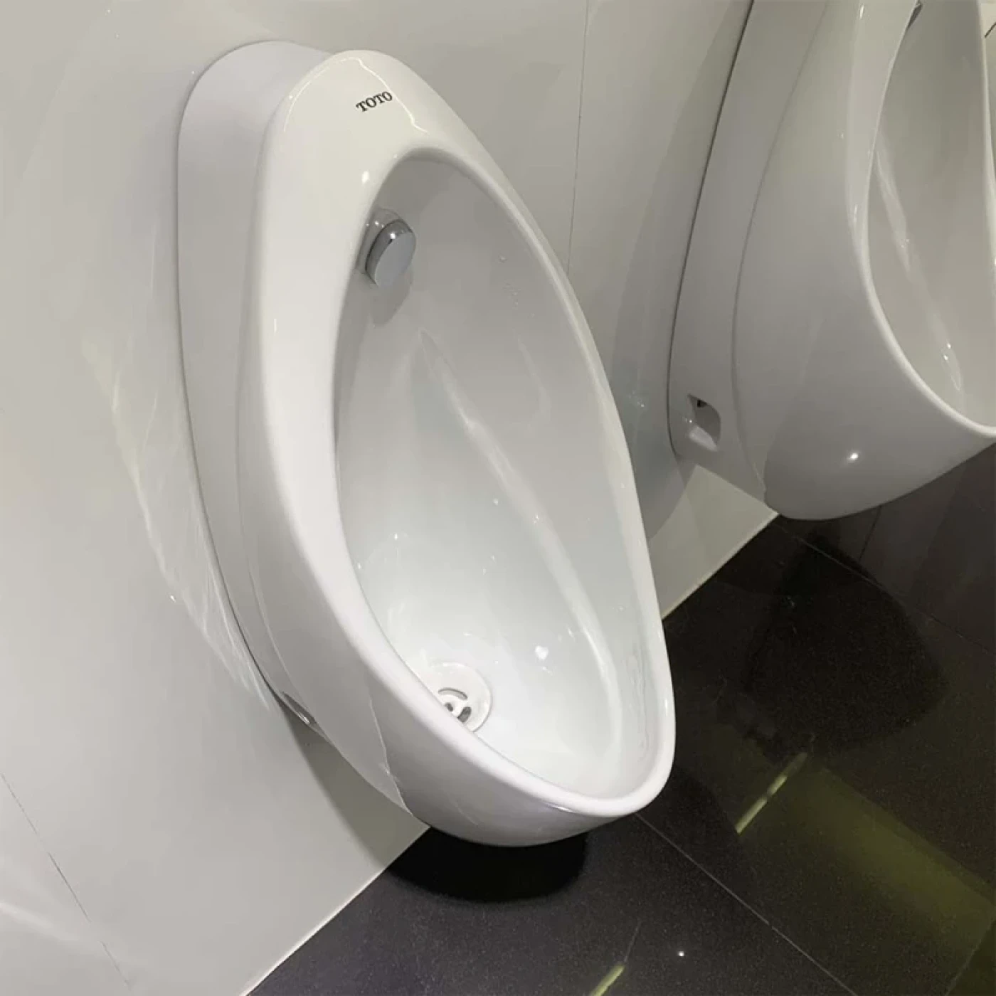 bon tieu toto ut904hr sang trong