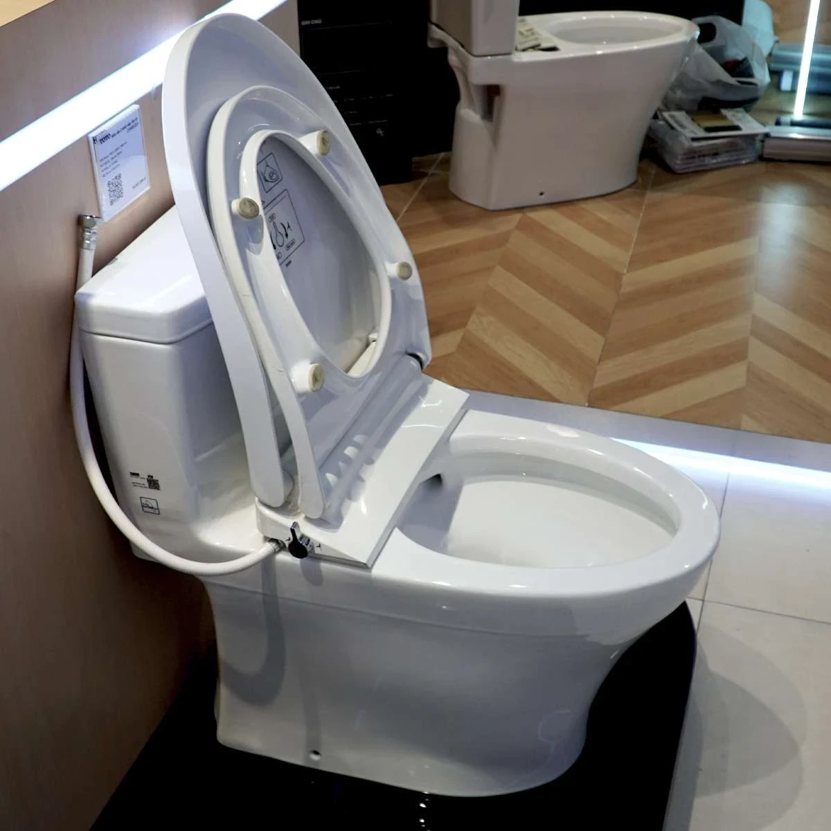 Ảnh Bồn cầu 1 khối TOTO MS889DRE4 5