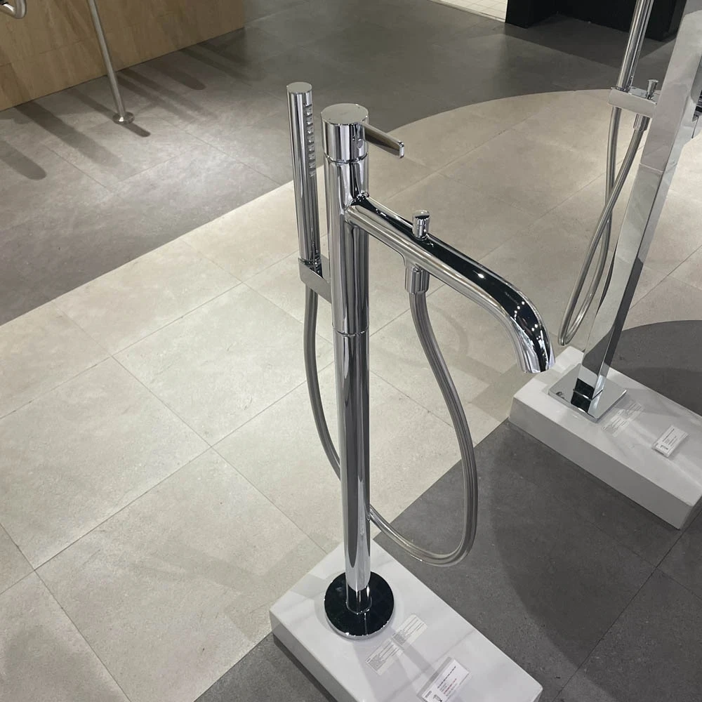 Ảnh Vòi sen bồn tắm TOTO TBG11306AA/TBN01105B 3