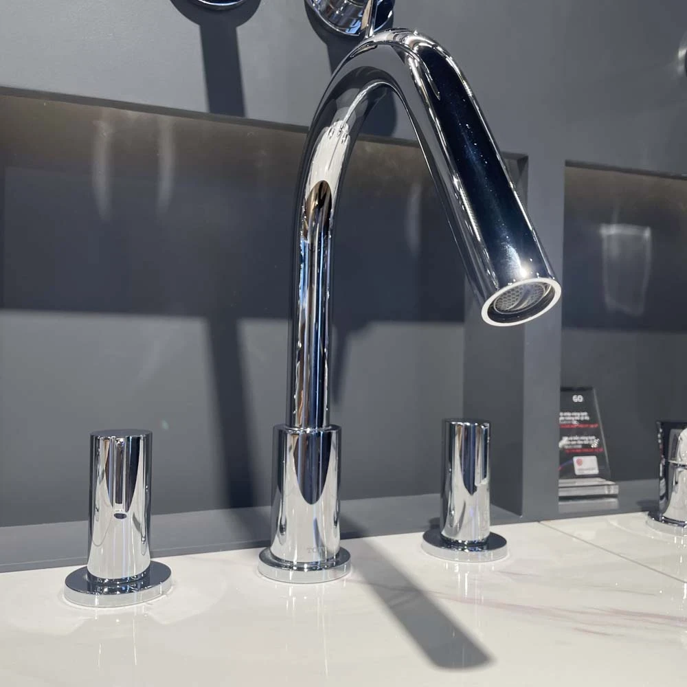 Ảnh Vòi xả bồn nóng lạnh TOTO TBG11201B 4