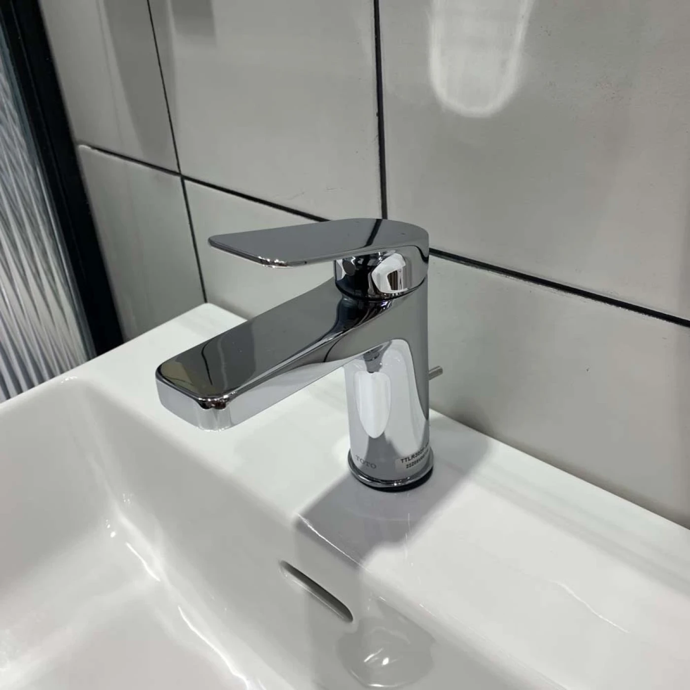 voi chau toto ttlr302f 1nr htt3