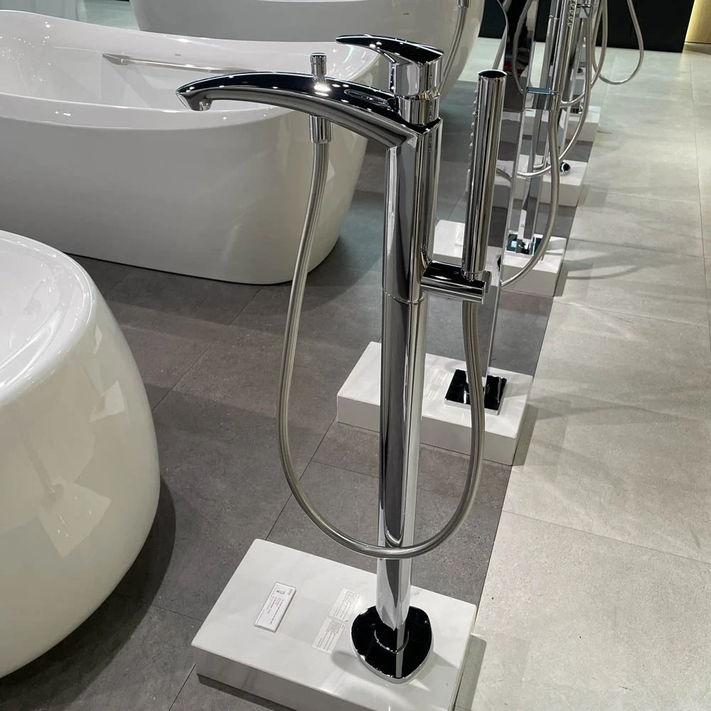 Ảnh Vòi sen bồn tắm TOTO TBG09306AA/TBN01105B 3