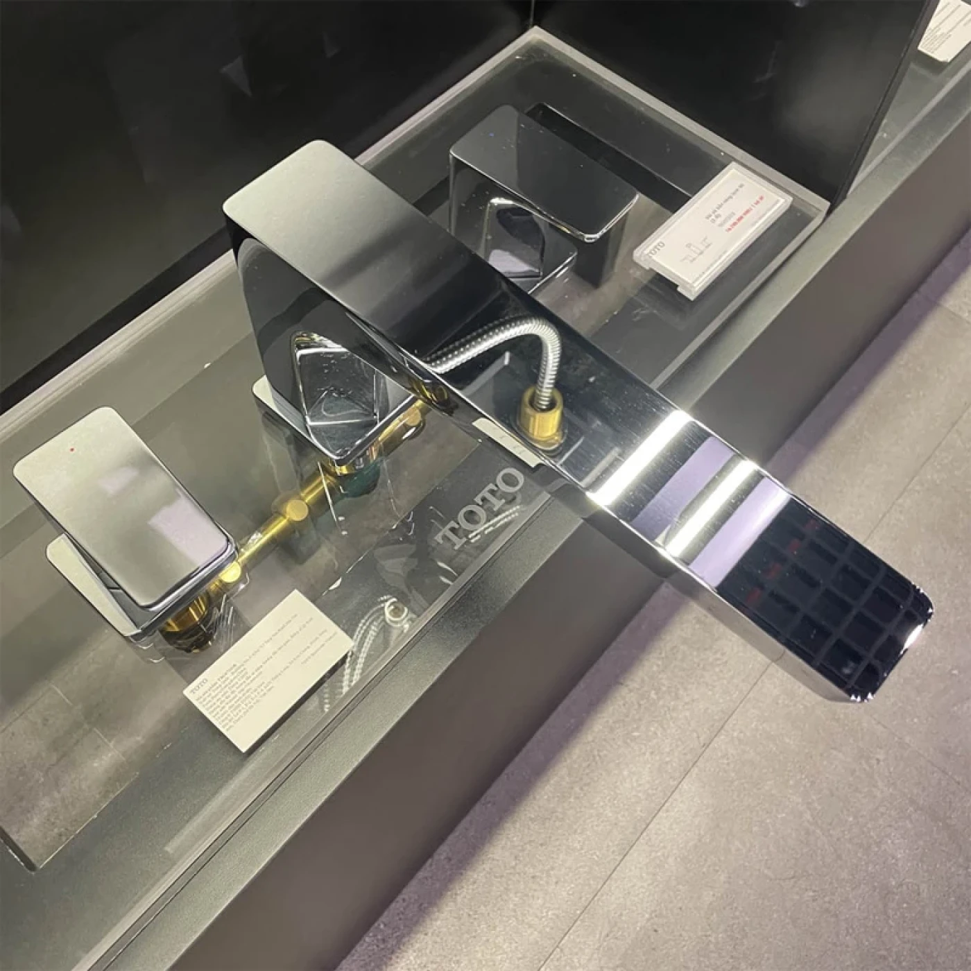 voi xa bon nong lanh toto tbg07201b chat luong