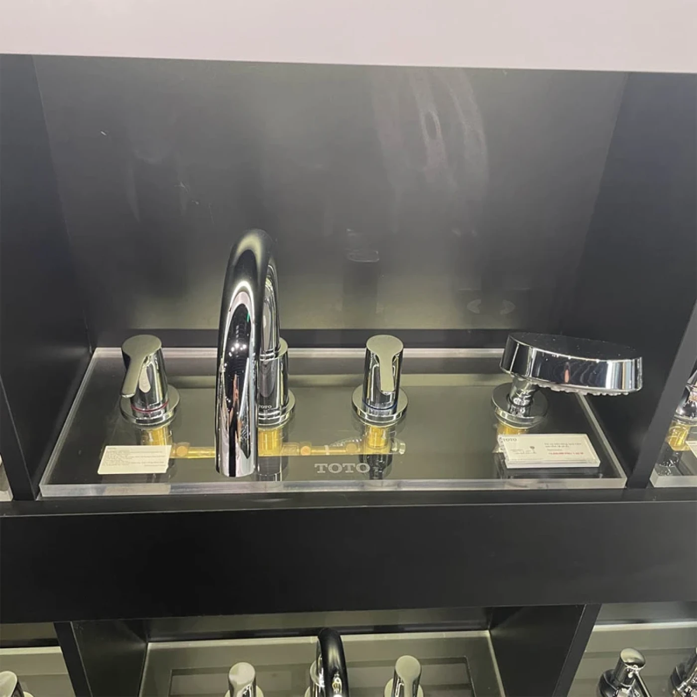 voi xa bon nong lanh toto tbs01202ba chat luong