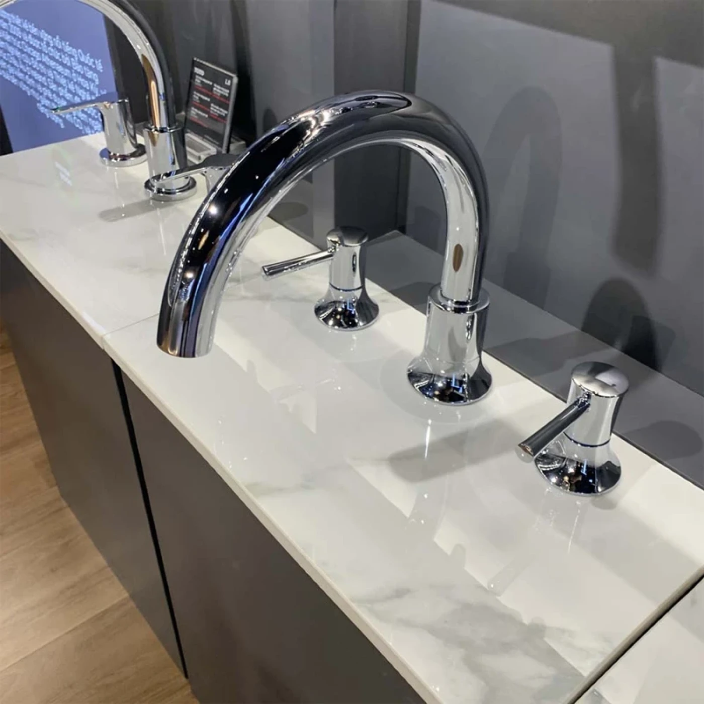 voi xa bon nong lanh toto tbs02201ba chat luong