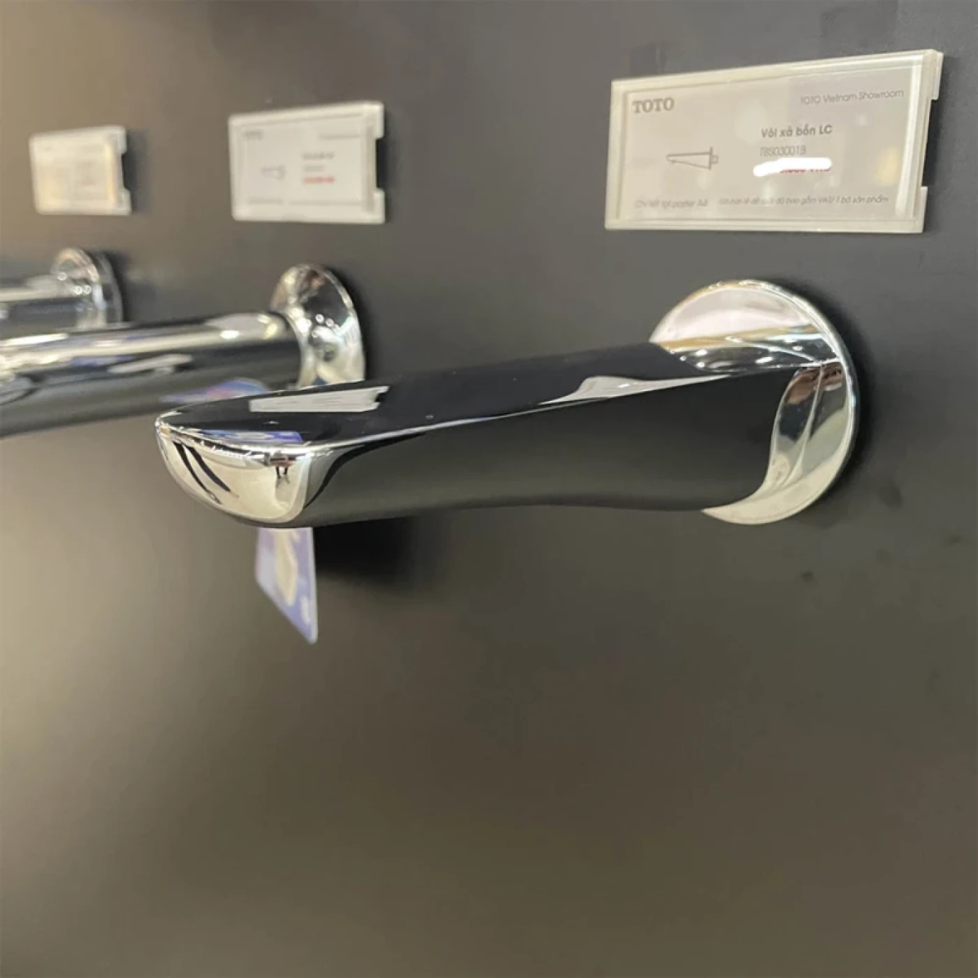 voi xa bon toto tbs03001b chat luong