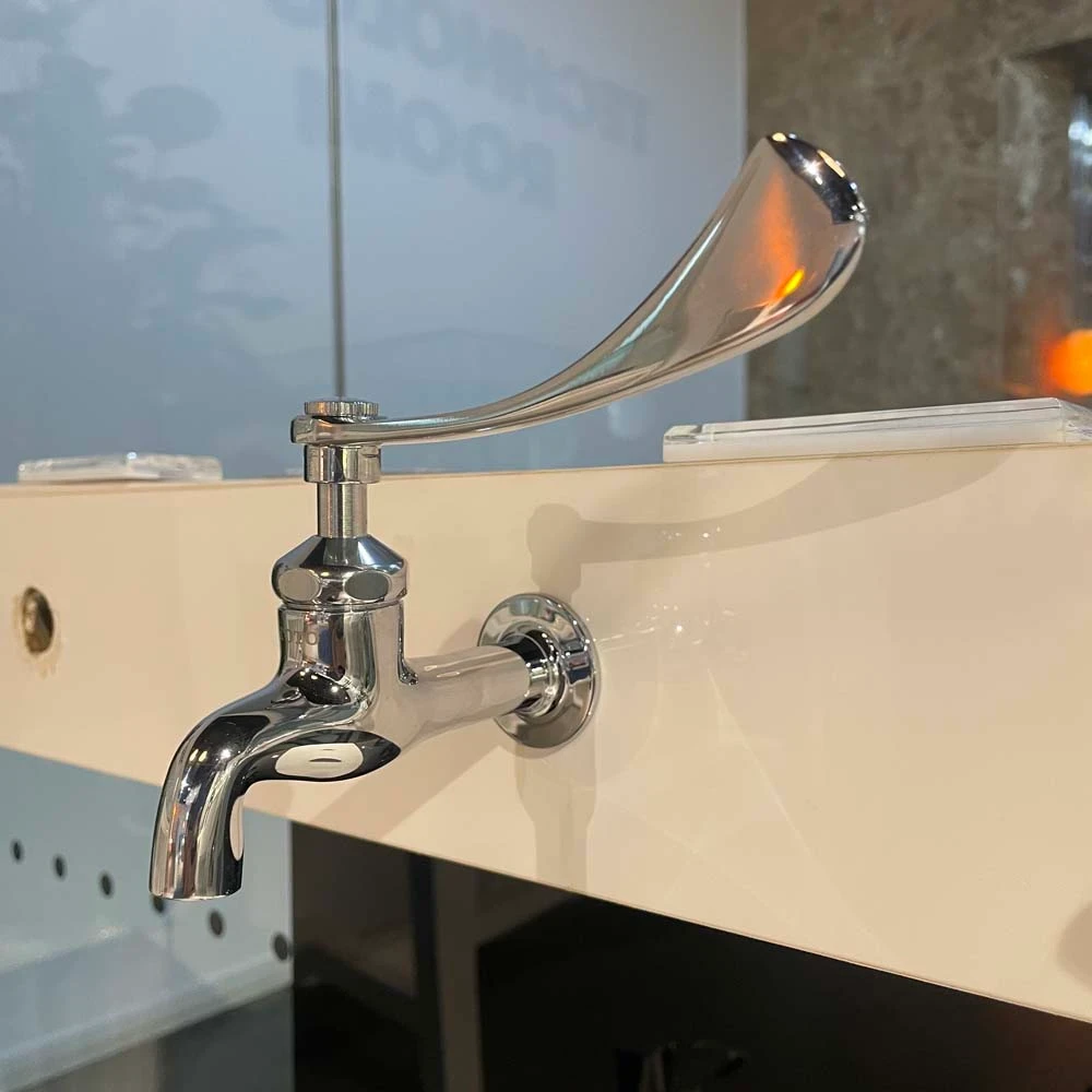 Ảnh Vòi chậu gắn tường TOTO T23BQ13N 3