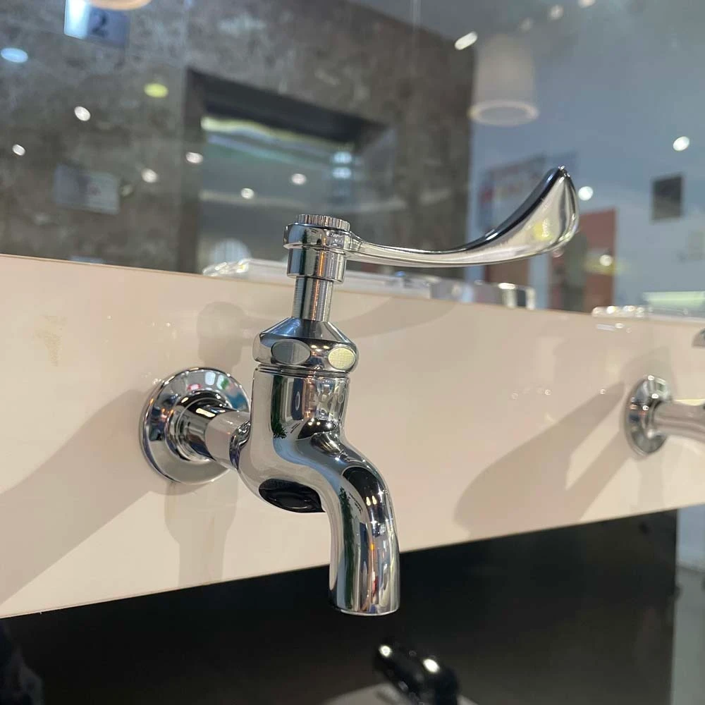 Ảnh Vòi chậu gắn tường TOTO T23BQ13N 4