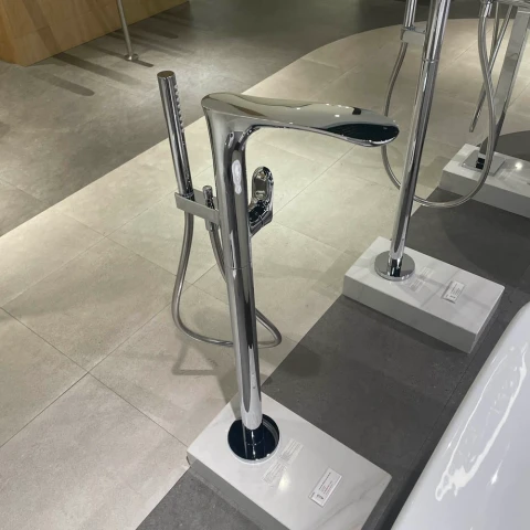 Ảnh Vòi xả bồn nóng lạnh TOTO TBG01306BA 4
