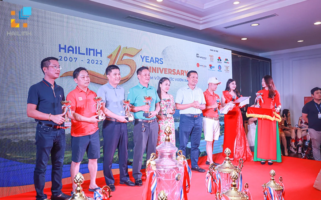 tong ket trao giai thuong cho cac golf thu