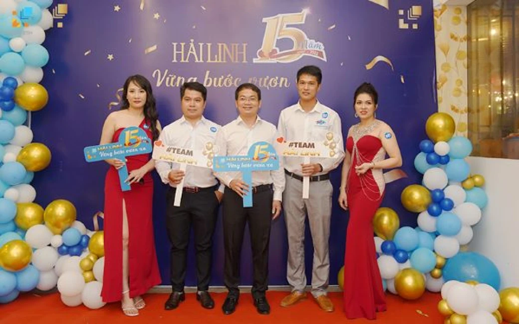 khac moi check in tiec 15 nam hai linh
