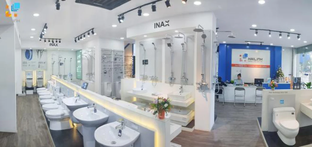khu vuc trung bay thiet bi ve sinh tai showroom hai linh