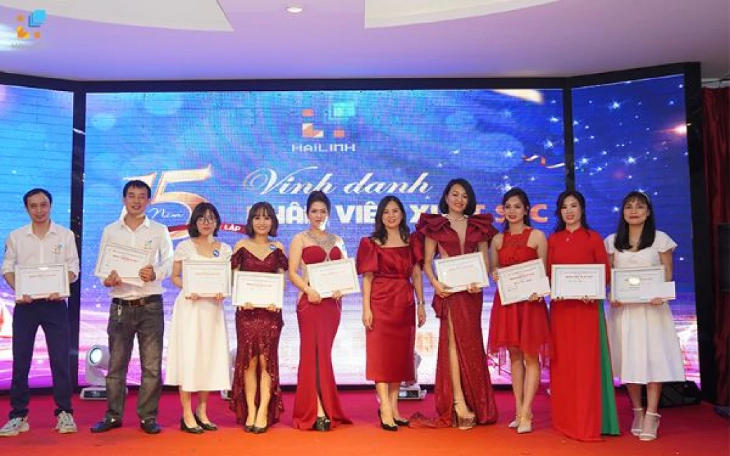 trao thuong nhan vien xuat sac