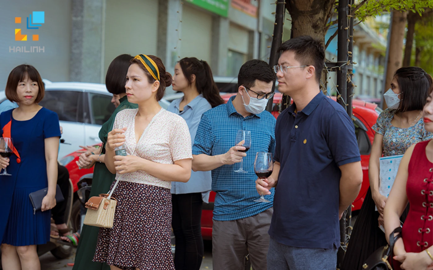 Rất nhiều khách hàng đã tới dự lễ trao giải