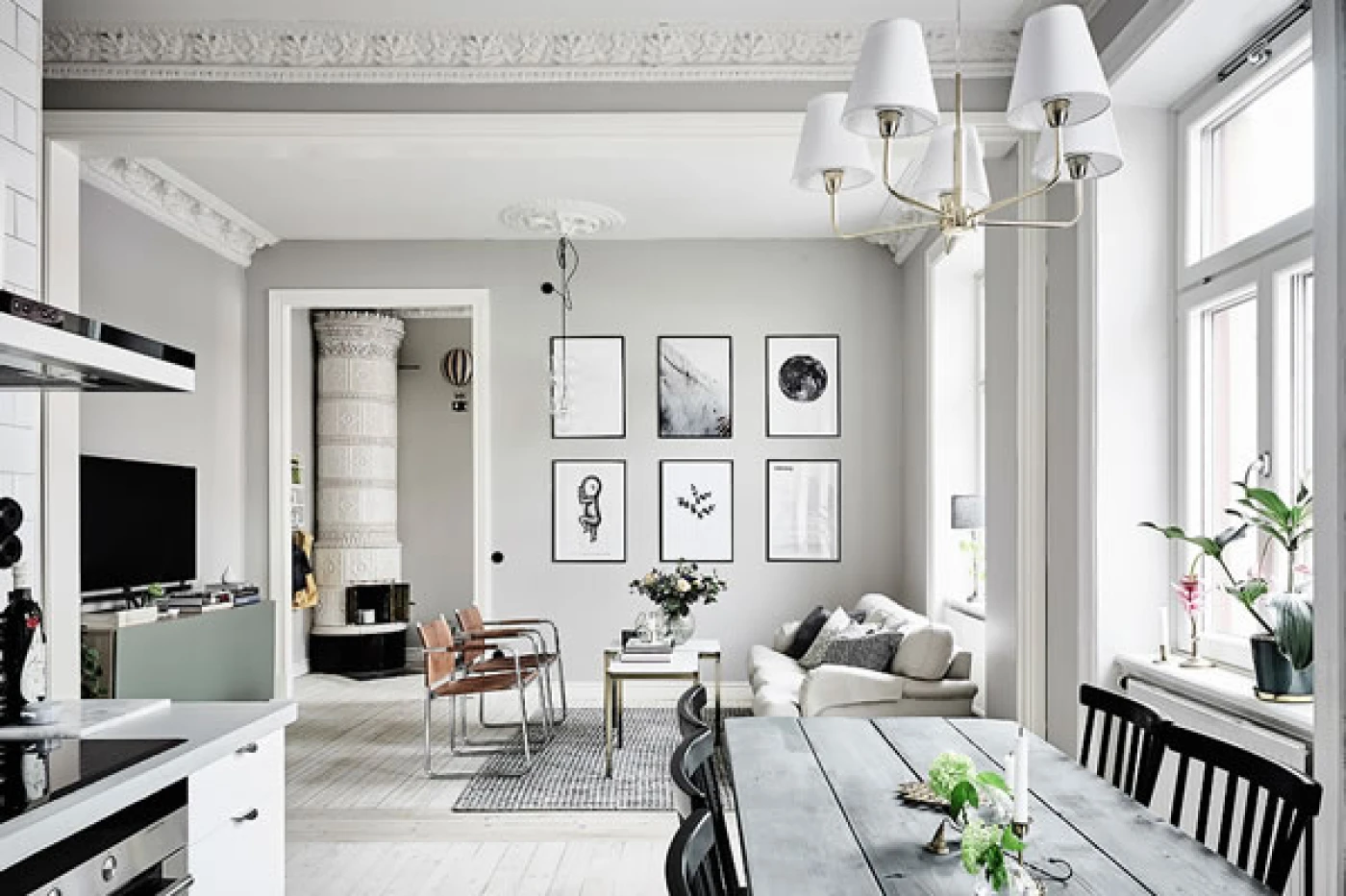 tuong mau trang lat nen gach mau xam