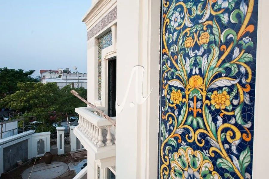 gach mosaic trang tri mat tien nha