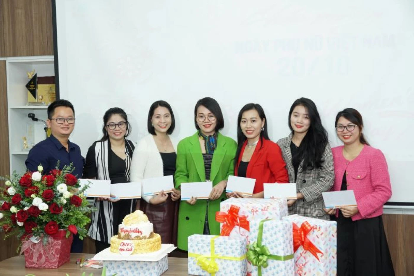 qua 20 10 hai linh