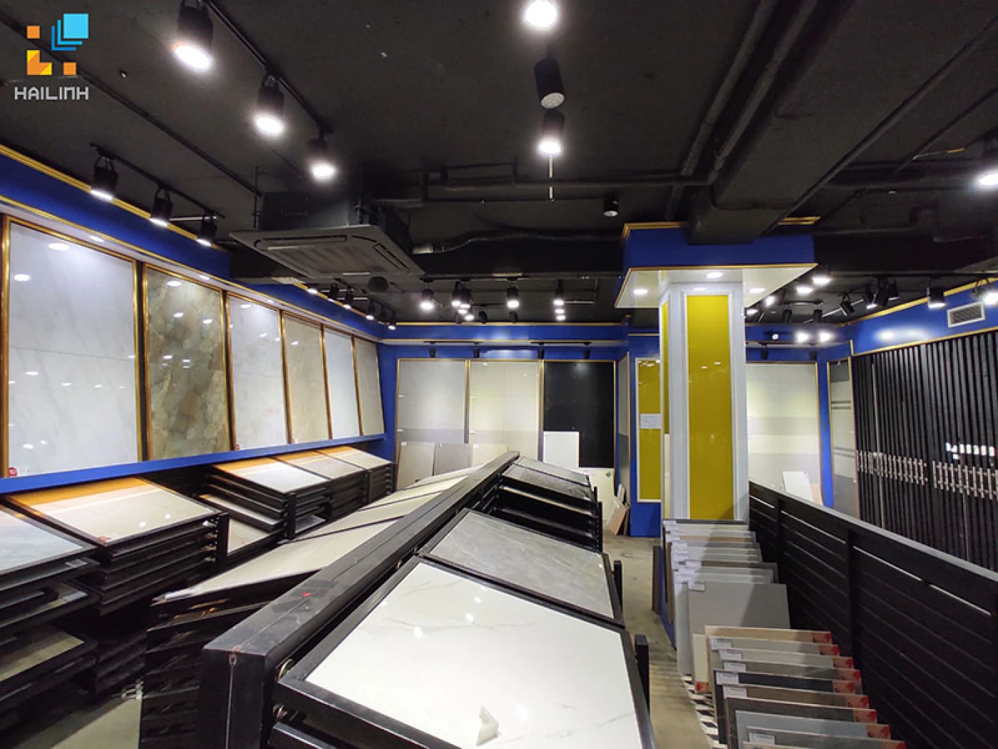 mua gach lat nen tai showroom hai linh