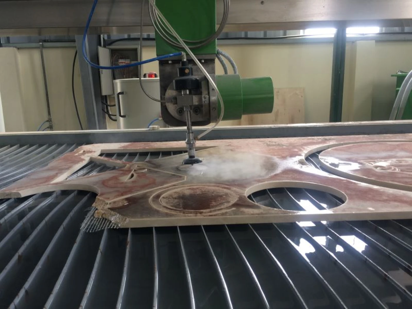 may cat gach cnc