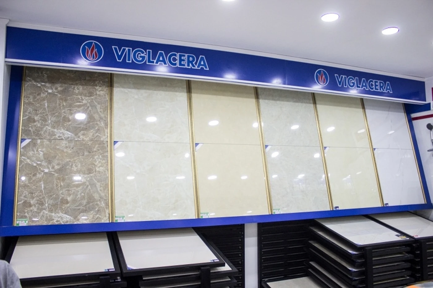 gach viglacera tai showroom hai linh