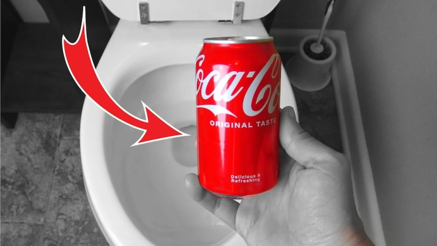 su dung cocacola hoac pepsi de thong tac bon cau