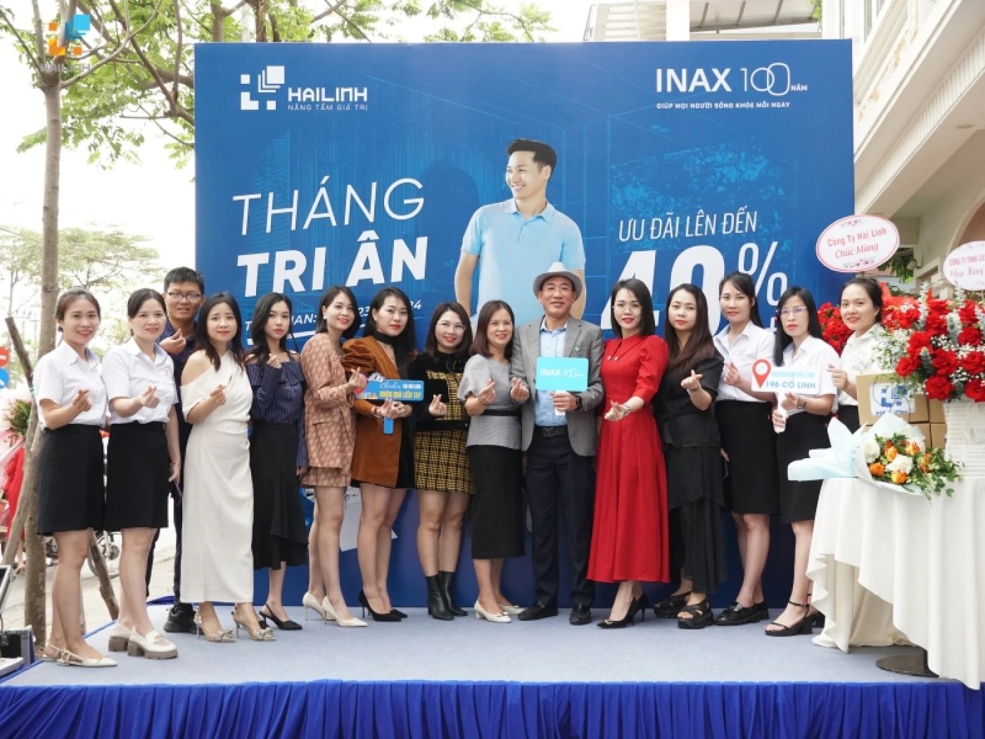 trao giai su kien thang tri an inax 10