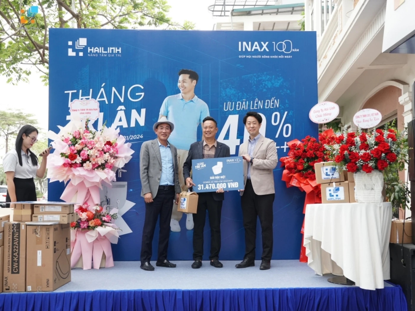 trao giai su kien thang tri an inax 5
