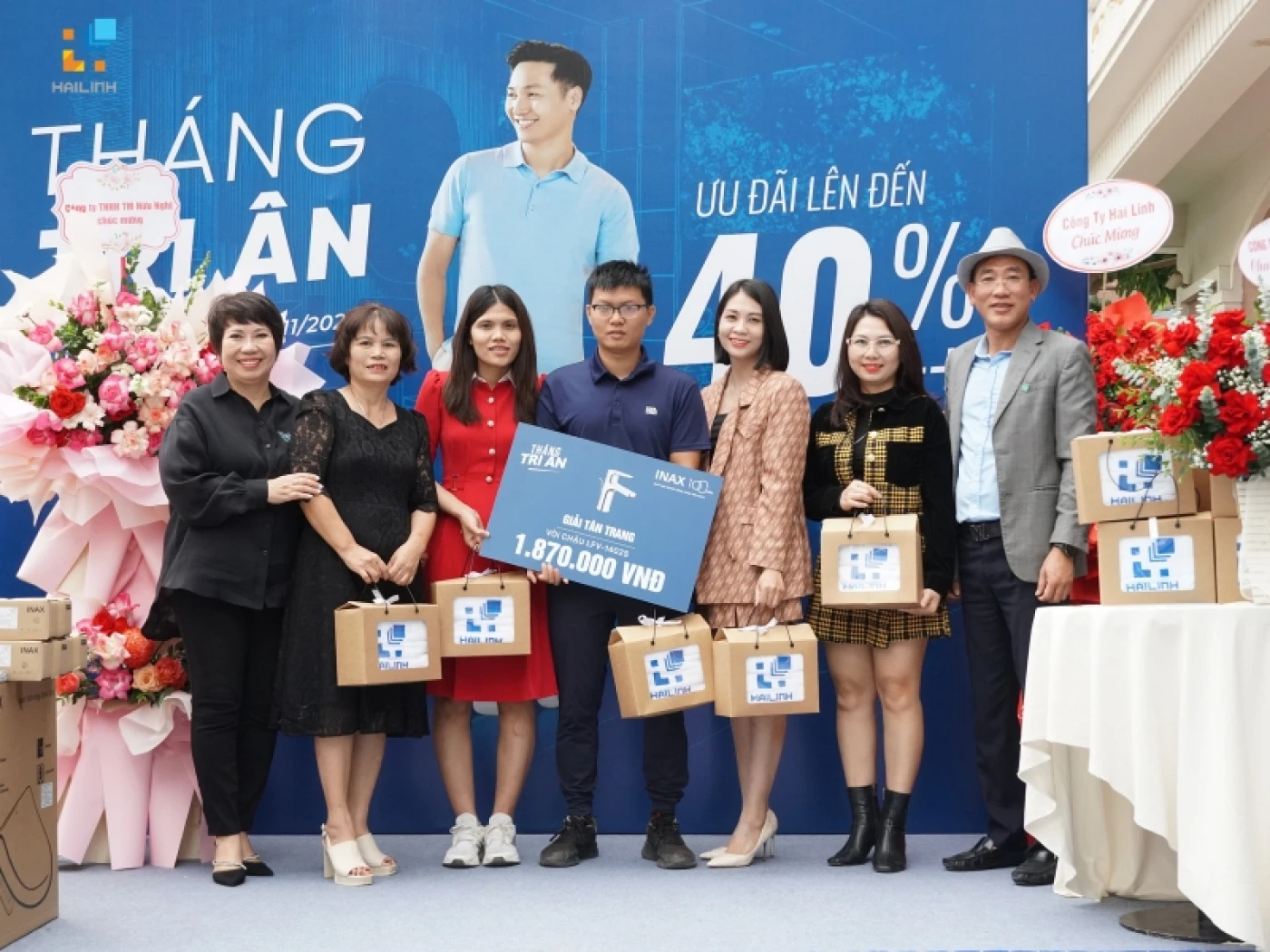 trao giai su kien thang tri an inax 8