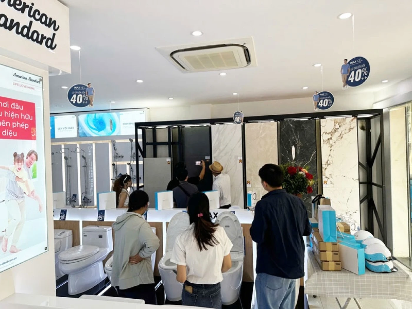 khai truong showroom hl co linh 012