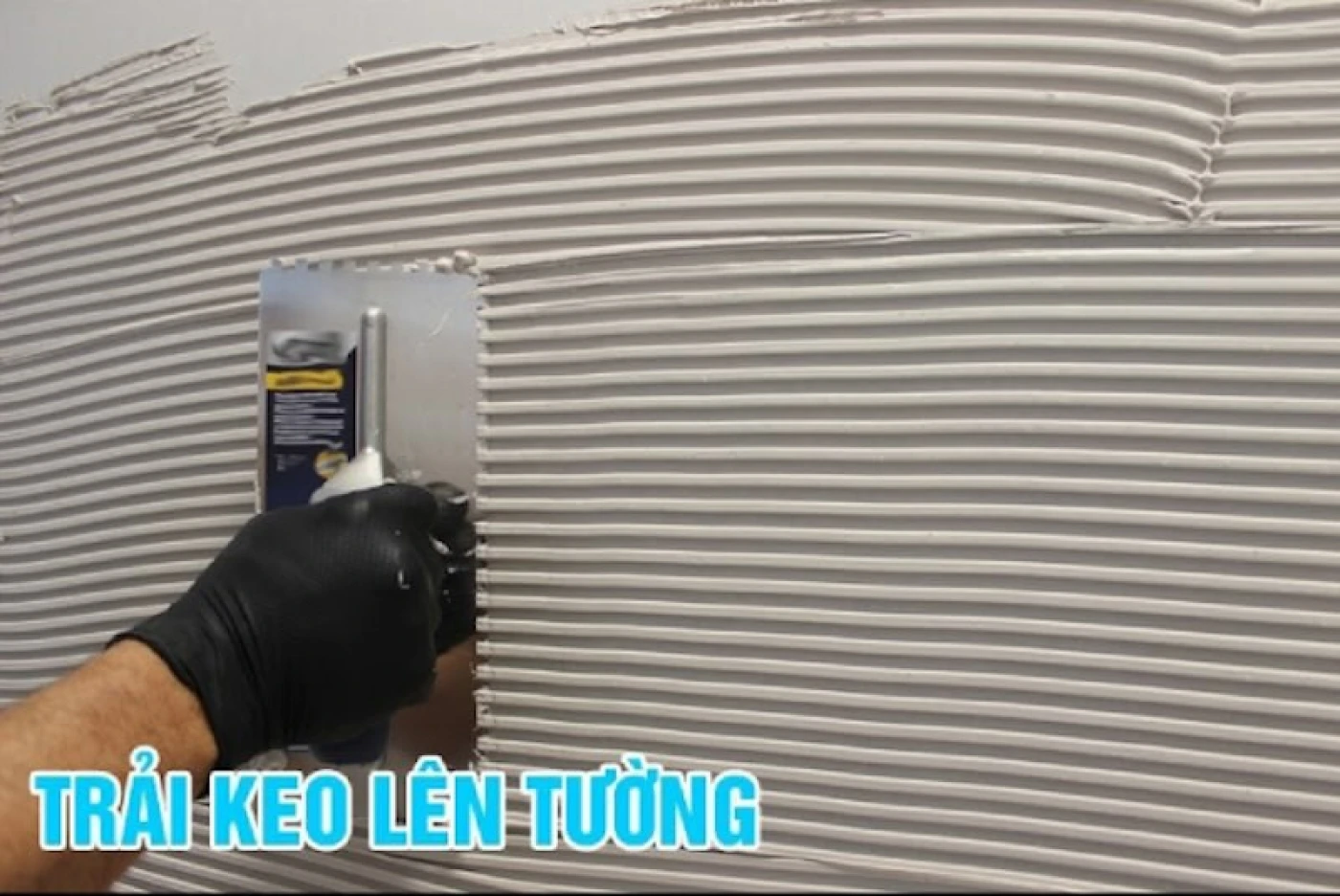 su dung keo dan gach de thi cong gach mosaic