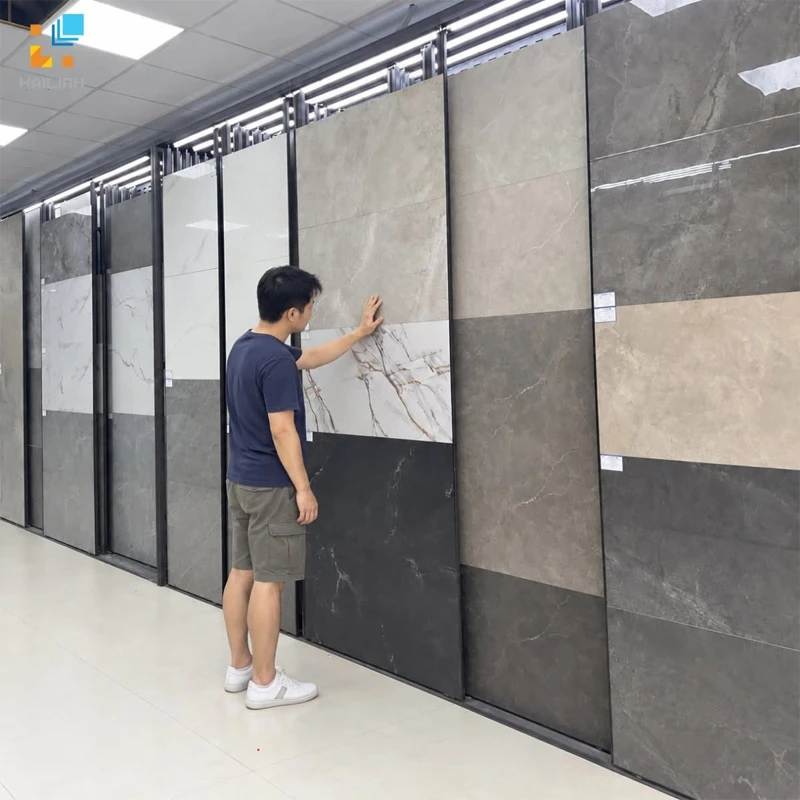 khach hang chon gach tai hai linh